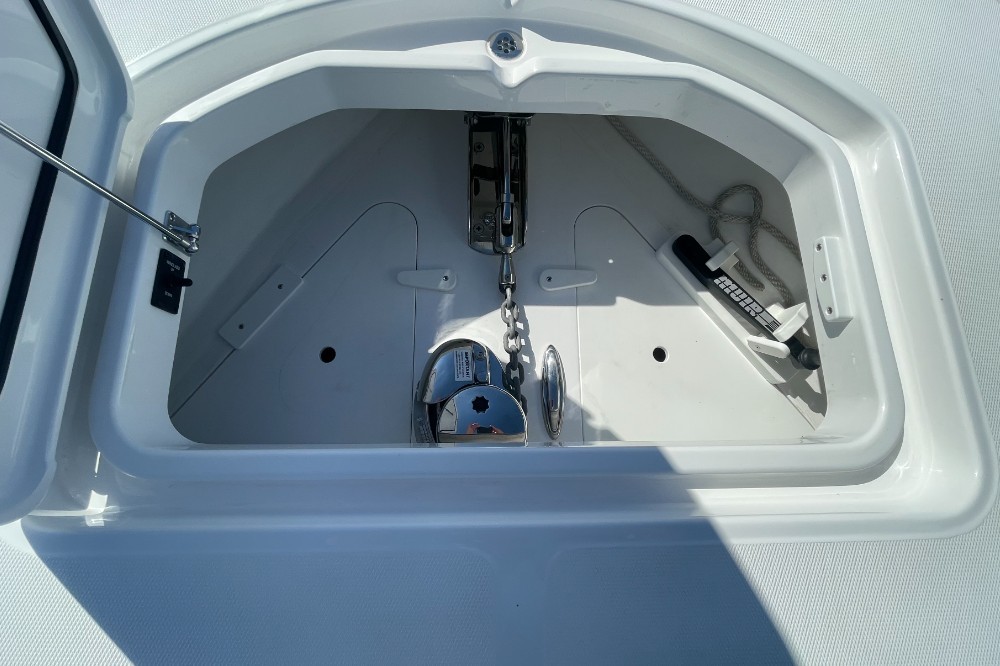 Mag Bay 43 Center Console, Mag Bay 43 Center Console, Image 36 of 95